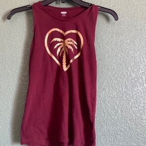 Old navy maroon tank top with palm tree